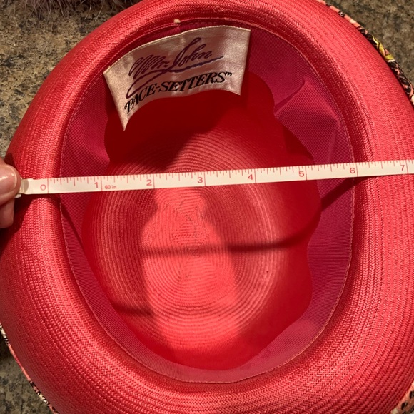 Vintage Mr John’s hot pink hat with ribbon. - Picture 7 of 7